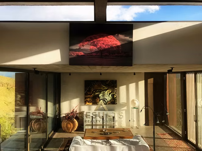 REDUCED $600K! One-of-Kind Modern Architectural Masterpiece - Imagen 8