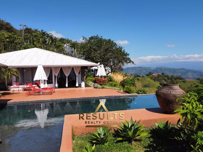 REDUCED $600K! One-of-Kind Modern Architectural Masterpiece - Imagen 12