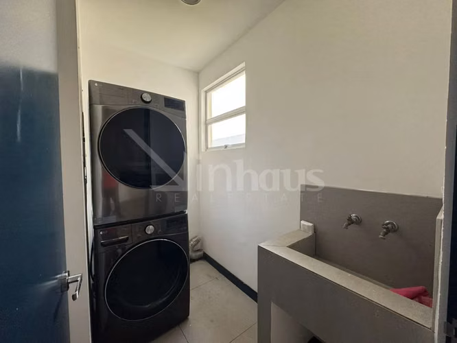 En venta apartamento en primera planta en Piedades, Santa Ana.