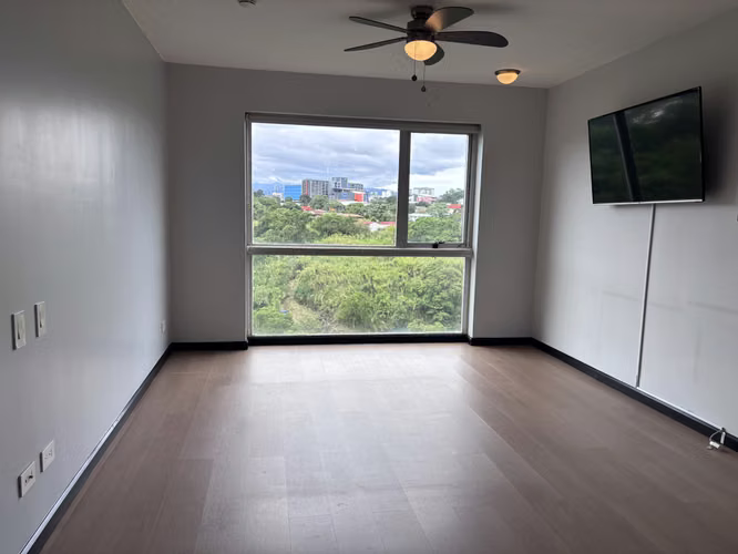 Apartamento en Alquiler – 2 Habitaciones - 2 baños - 2 parqueos - Bodega