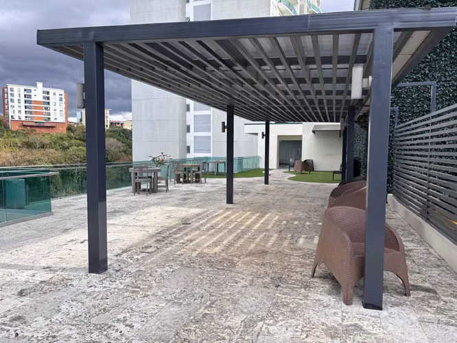Apartamento en Alquiler – 2 Habitaciones - 2 baños - 2 parqueos - Bodega