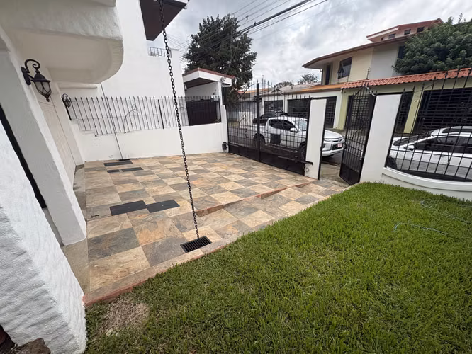 *Venta de casa en el limite de Santo Domingo y San Pablo de Heredia. - Imagen 2