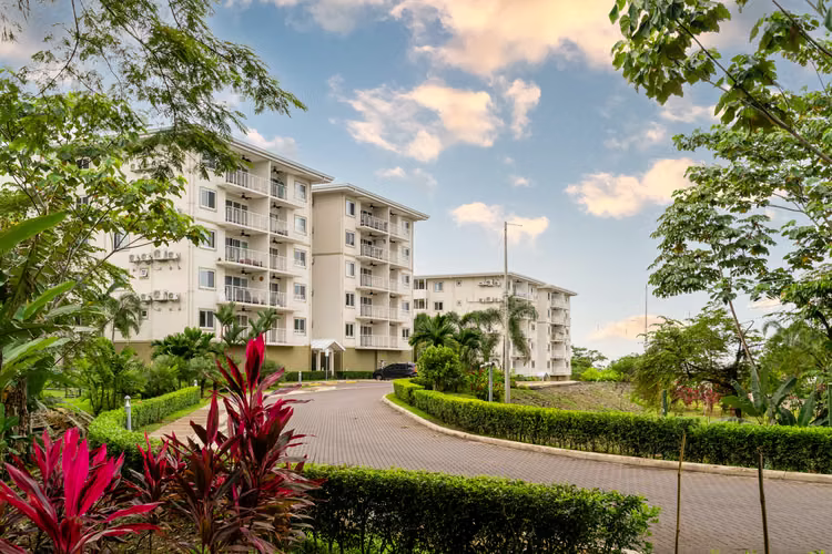Bello apartamento amueblado en Limón | Condominio del Parque Caribe