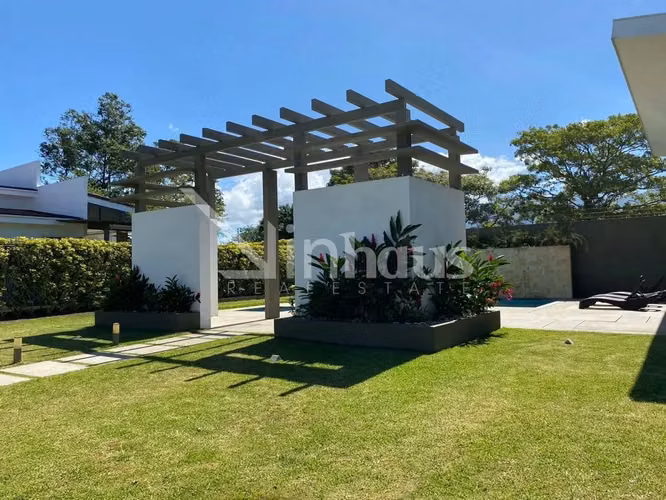 En venta lote totalmente plano en condominio en Lindora, Santa Ana. - Imagen 7