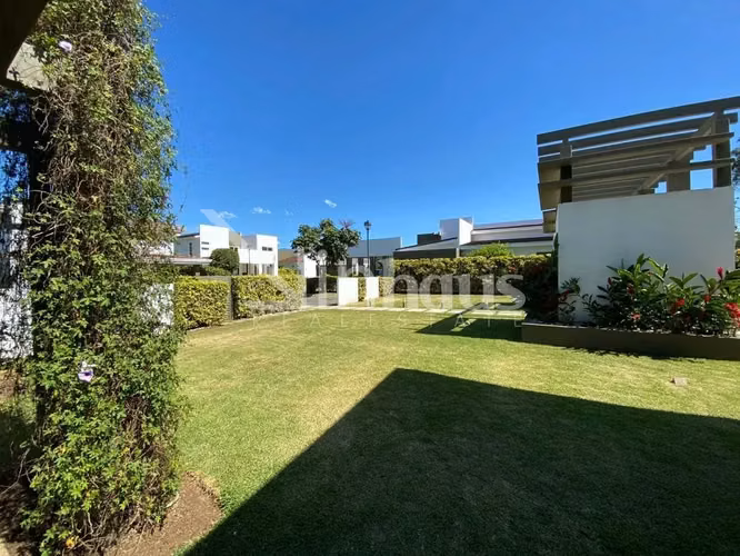 En venta lote totalmente plano en condominio en Lindora, Santa Ana. - Imagen 9
