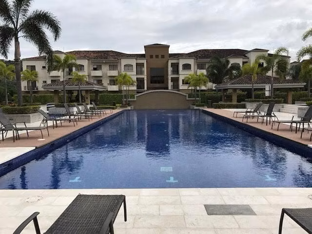 Venta de apartamento con jardín en Santa Ana centro - Imagen 12
