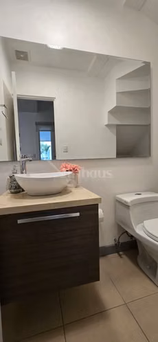 Se alquila casa amueblada, en condominio en Brasil de Santa Ana.