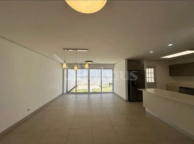 Alquiler de Casa con Linea Blanca en Condominio Source Living