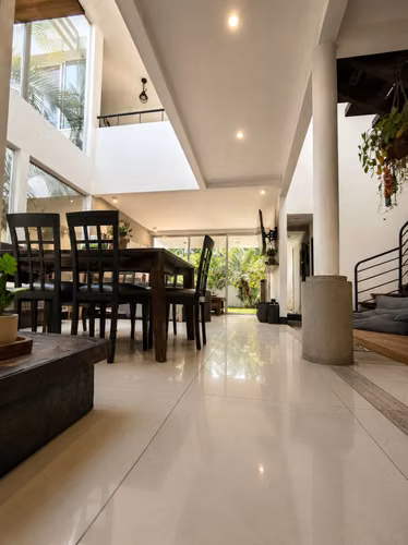 VENDO CASA DE 2 PLANTAS EN ESCAZÚ.