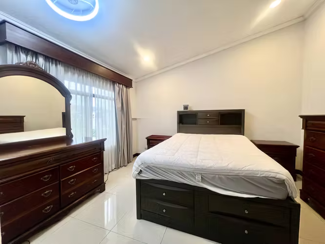 CERCA DE AVENIDA ESCAZU APTO 100M2 AMOBLADO FULL, AMPLIO Y ELEGANTE