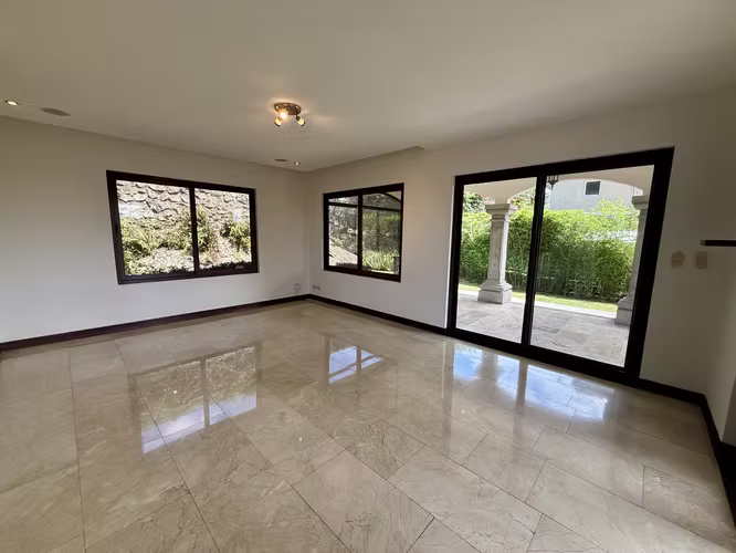 Casa en condominio en San Rafael, Escazú | Lote de 991 m²