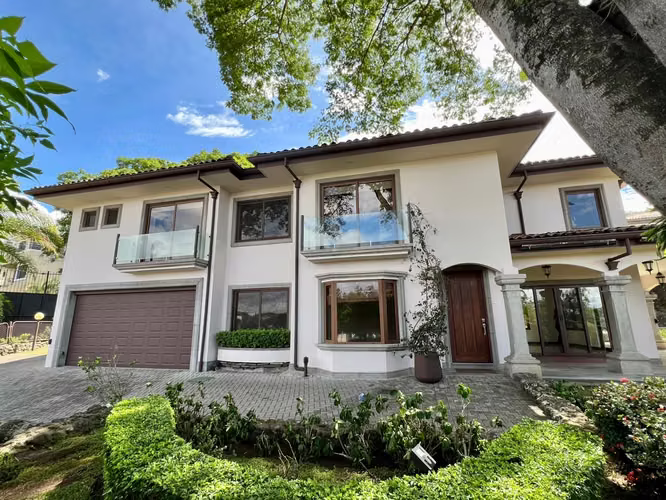 Casa en condominio en San Rafael, Escazú | Lote de 991 m²