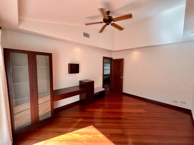 Casa en condominio en San Rafael, Escazú | Lote de 991 m²