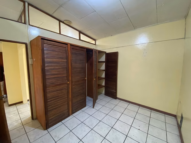 Venta Local Comercial, Apartamento y Bodega, San Francisco. 6073