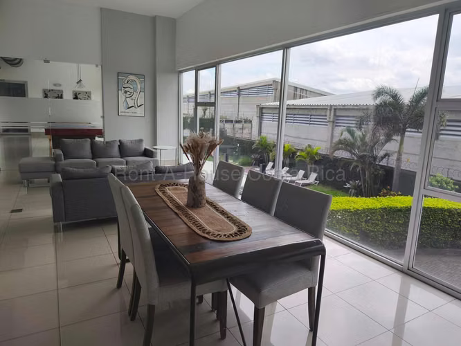 Lindo y Espacioso Apartamento en Lagunilla | Heredia