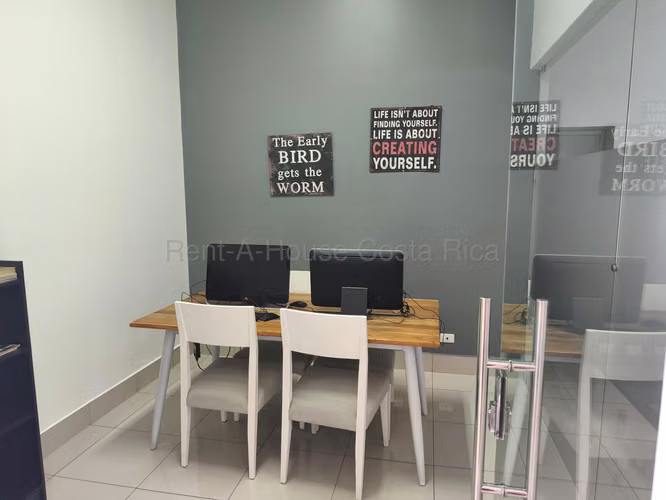Lindo y Espacioso Apartamento en Lagunilla | Heredia