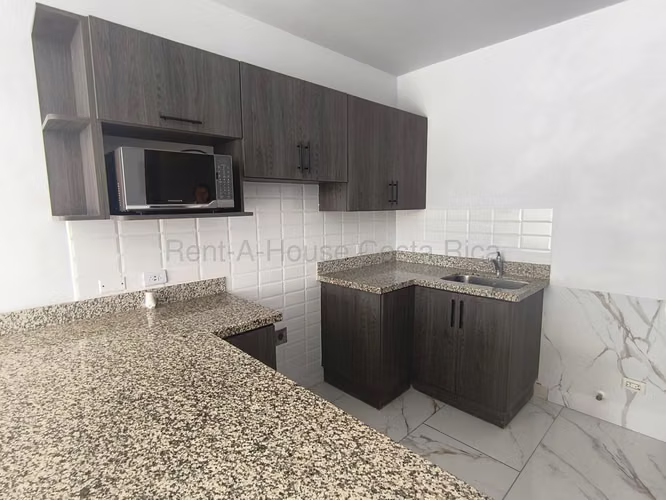 Lindo y Espacioso Apartamento en Lagunilla | Heredia