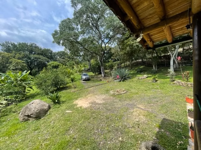 Hermosa casa en la naturaleza de Turrucares