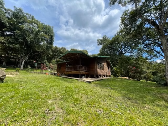 Hermosa casa en la naturaleza de Turrucares
