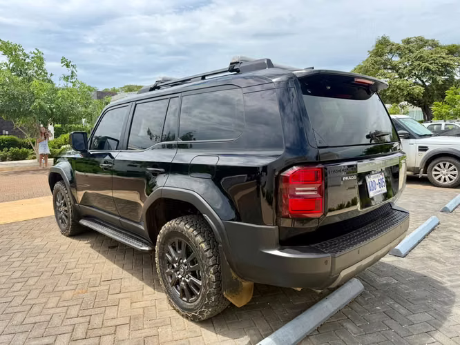 Se vende Toyota Land Cruiser Prado TXL 2025