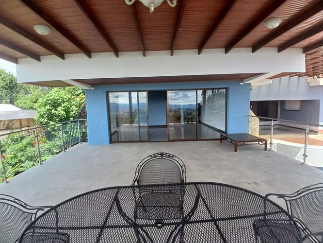 ALQUILER DE HERMOSA CASA EN BELLO HORIZONTE DE ESCAZÚ - Imagen 3