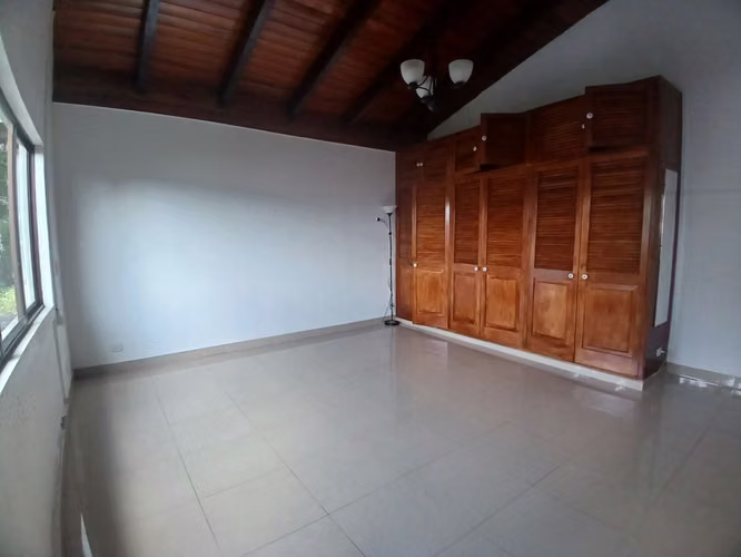 ALQUILER DE HERMOSA CASA EN BELLO HORIZONTE DE ESCAZÚ - Imagen 2