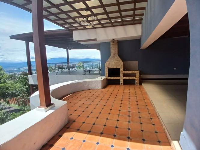ALQUILER DE HERMOSA CASA EN BELLO HORIZONTE DE ESCAZÚ - Imagen 13