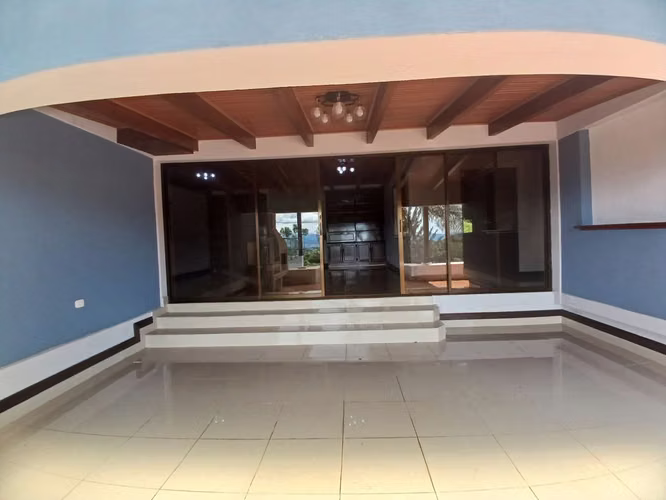 ALQUILER DE HERMOSA CASA EN BELLO HORIZONTE DE ESCAZÚ - Imagen 14