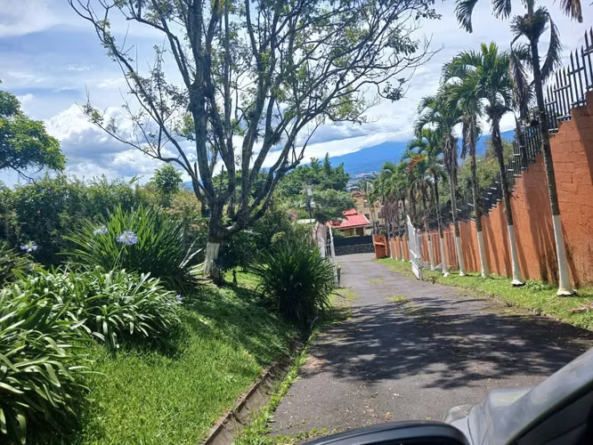 ALQUILER DE HERMOSA CASA EN BELLO HORIZONTE DE ESCAZÚ - Imagen 4