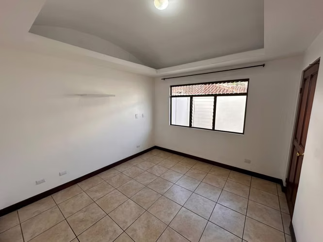 Apartamento en alquiler en Trejos Montealegre en Escazu, San Jose en Condominio