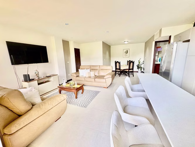 ESCAZU! AMPLIO APARTAMENTO AMOBLADO RENOVADO DE 2 HAB / 2 BAÑOS/2PARQUEOS - Imagen 8