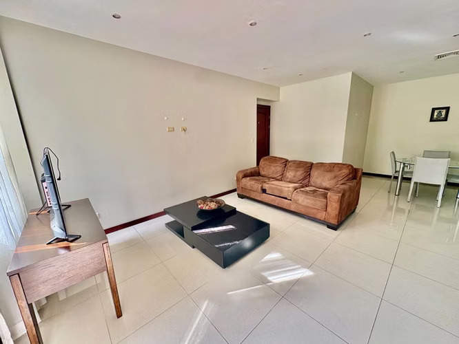 ESCAZU! AMPLIO APARTAMENTO AMOBLADO DE 2 HAB / 2 BAÑOS/2PARQUEOS - Imagen 5