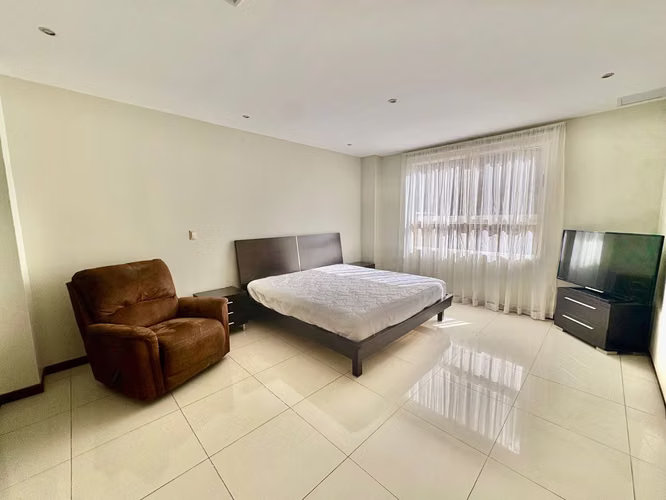 ESCAZU! AMPLIO APARTAMENTO AMOBLADO DE 2 HAB / 2 BAÑOS/2PARQUEOS - Imagen 10