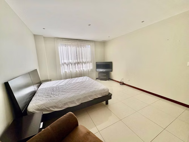 ESCAZU! AMPLIO APARTAMENTO AMOBLADO DE 2 HAB / 2 BAÑOS/2PARQUEOS - Imagen 13