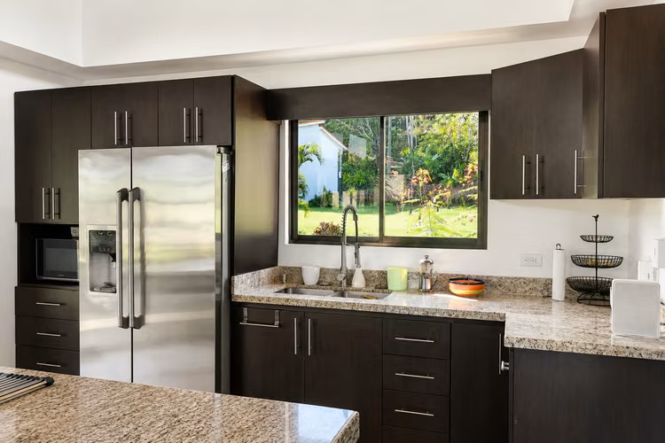 Casa en Alquiler en Punta Leona | 3 Habitaciones, Amplio Patio - Imagen 2