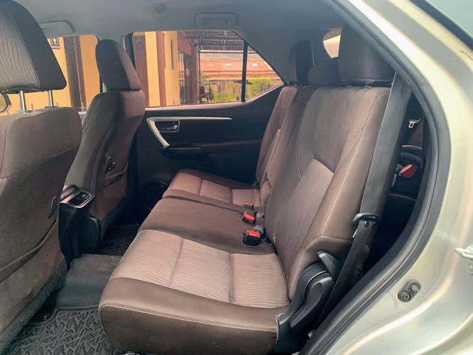 TOYOTA FORTUNER 2018