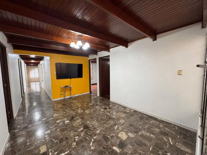 Venta Casa en Sabana | Uso Mixto | Ideal para Vivienda o Negocio