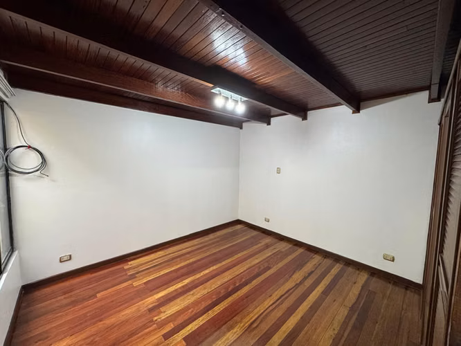 Venta Casa en Sabana | Uso Mixto | Ideal para Vivienda o Negocio