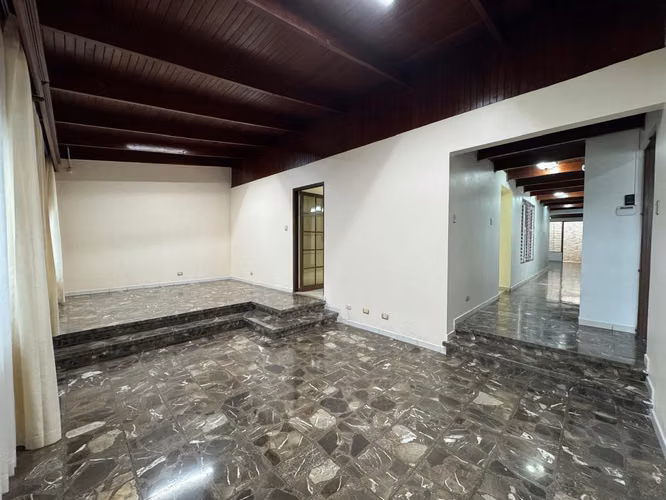 Venta Casa en Sabana | Uso Mixto | Ideal para Vivienda o Negocio