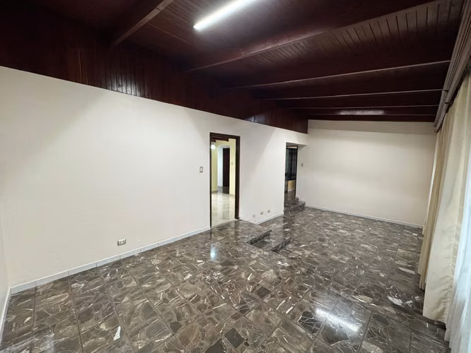 Venta Casa en Sabana | Uso Mixto | Ideal para Vivienda o Negocio