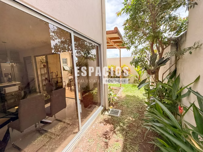 VENTA DE CASA EN SANTA ANA