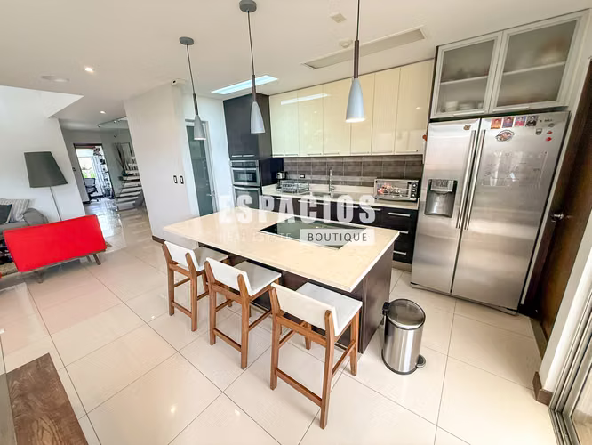 VENTA DE CASA EN SANTA ANA
