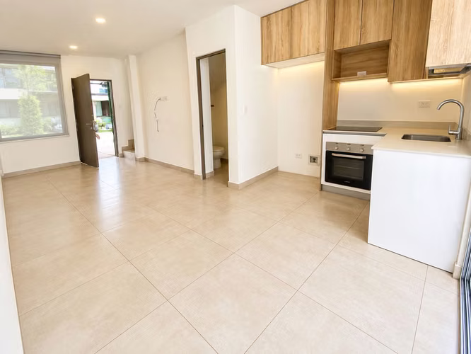 CASA EN ALQUILER EN VISTAS DE SANTA ANA | 2 HABITACIONES Y PATIO  - Imagen 4