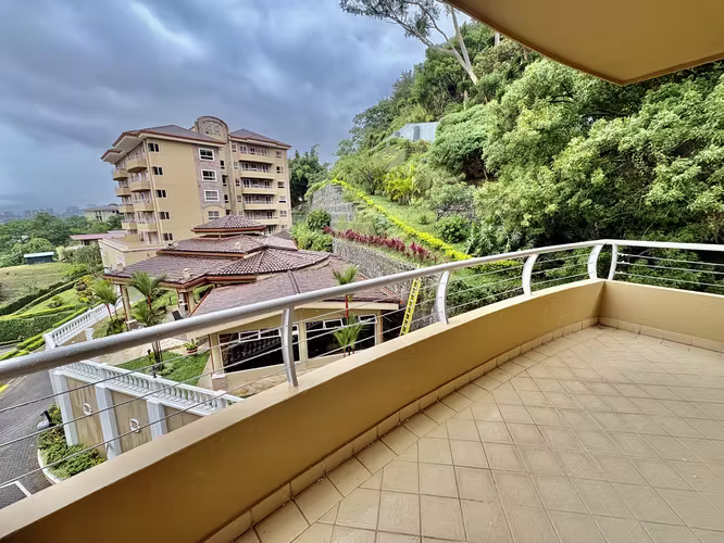 ESCAZU! AMPLIO APARTAMENTO DE 3 HAB , BALCON Y LINDAS VISTAS