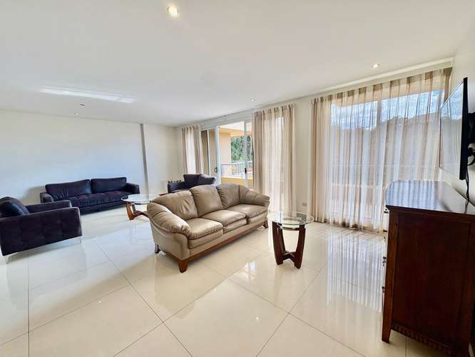 ESCAZU! AMPLIO APARTAMENTO AMOBLADO DE 2 HAB , BALCON Y LINDAS VISTAS
