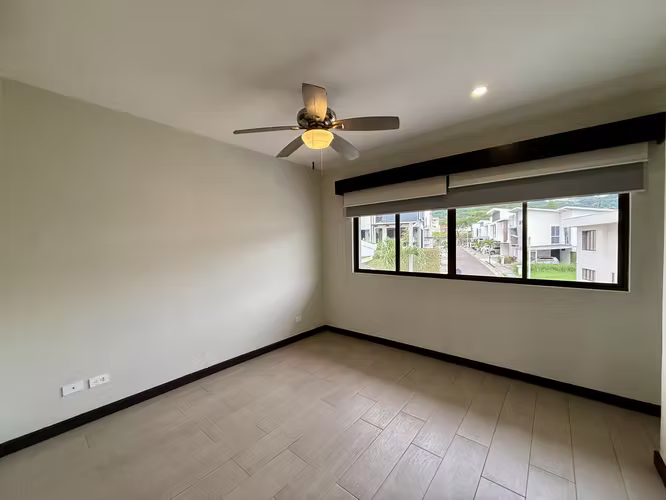 Casa en Condominio SANTA ANA con muy buena Ubicacion