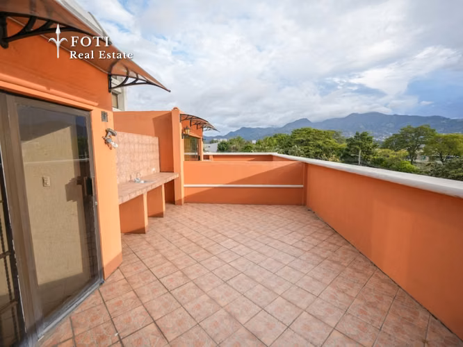 Rohrmoser | 4 niveles | 3 habitaciones + oficina | Azotea