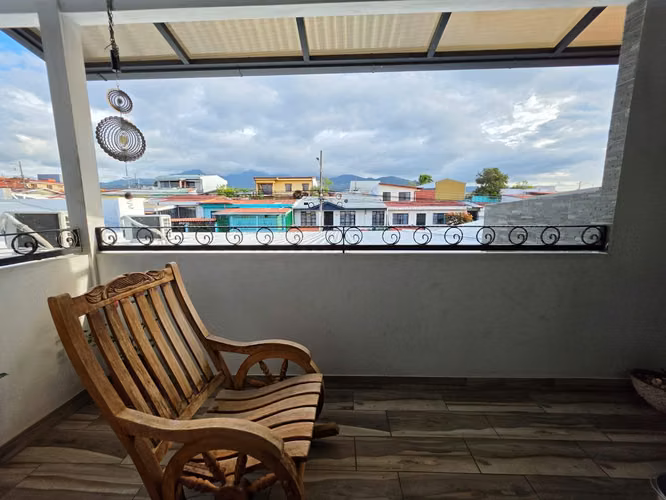 SE ALQUILA CASA  AMPLIA EN ROHRMOSER  SANTA CATALINA - Imagen 9