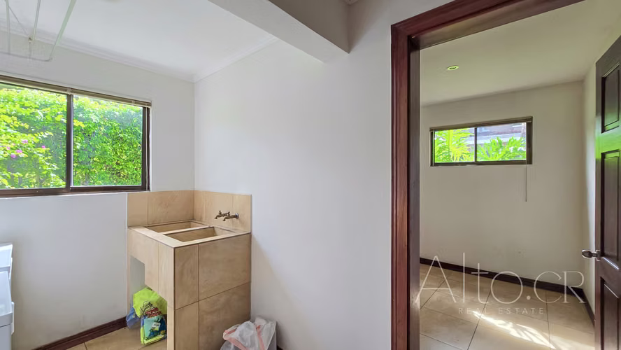 CASA EN CONDOMINIO 250m²  DE  3 HABITACIONES  CON  CUARTO DE SERVICIO - Imagen 5