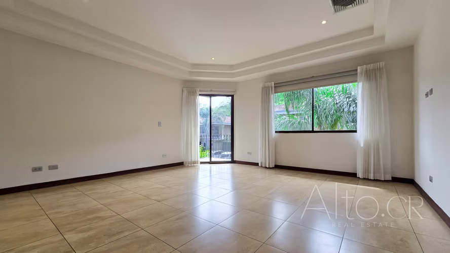 CASA EN CONDOMINIO 250m²  DE  3 HABITACIONES  CON  CUARTO DE SERVICIO - Imagen 9